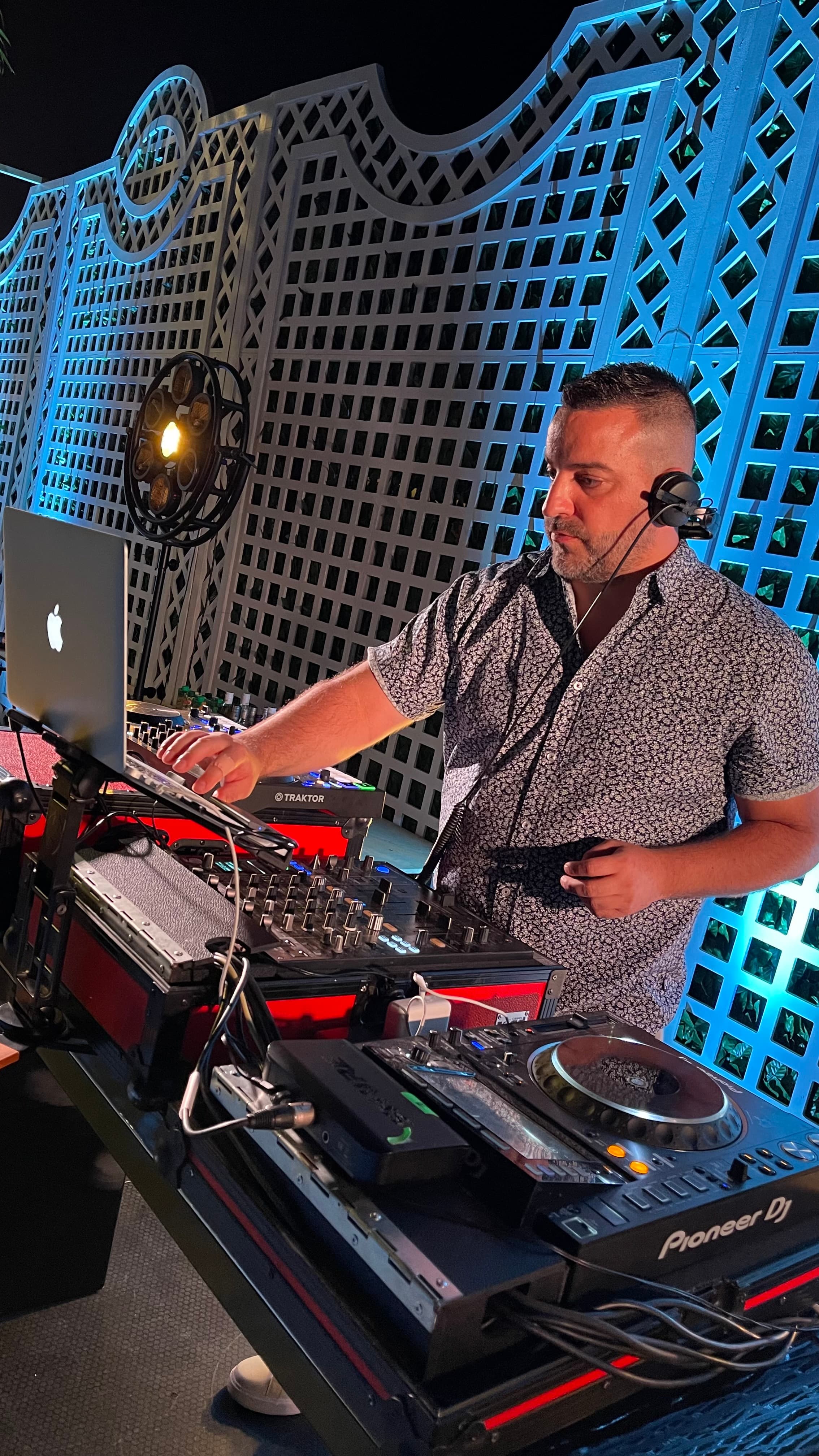 Nikko Siokos — DJ